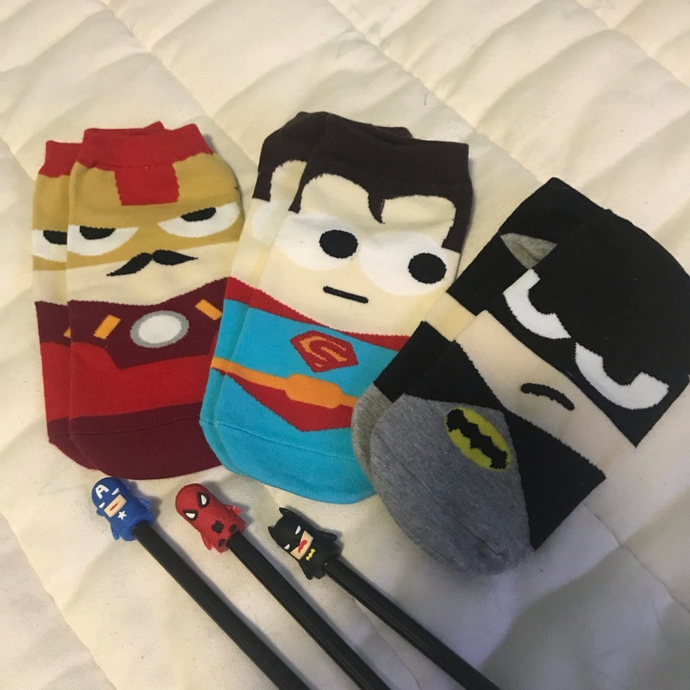 Super hero socks and pens bundle